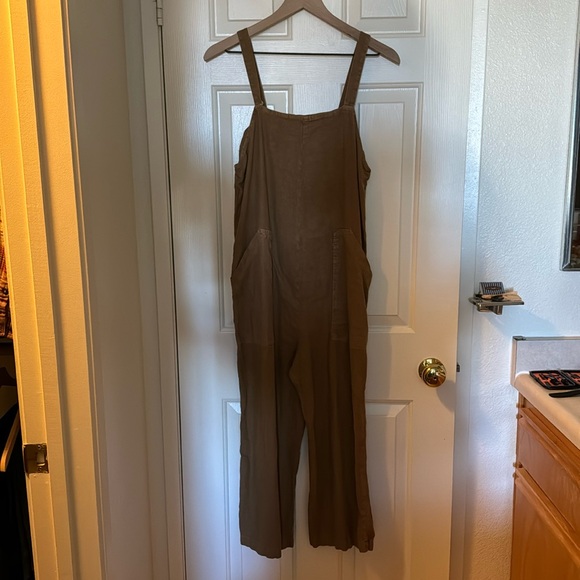 Universal Thread Jumpsuit - Picture 1 of 1